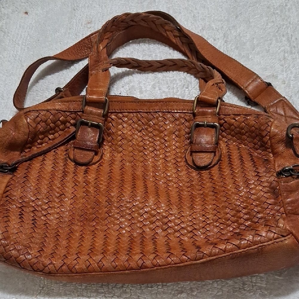 Tano Woven Leather Shoulder Bag - Picture 5 of 10